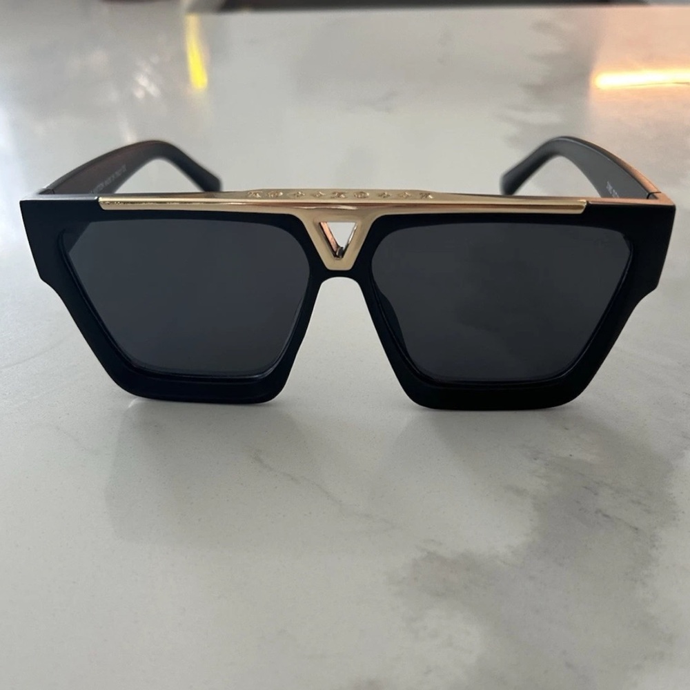 Unisex Geometric Black and Gold Sunglasses